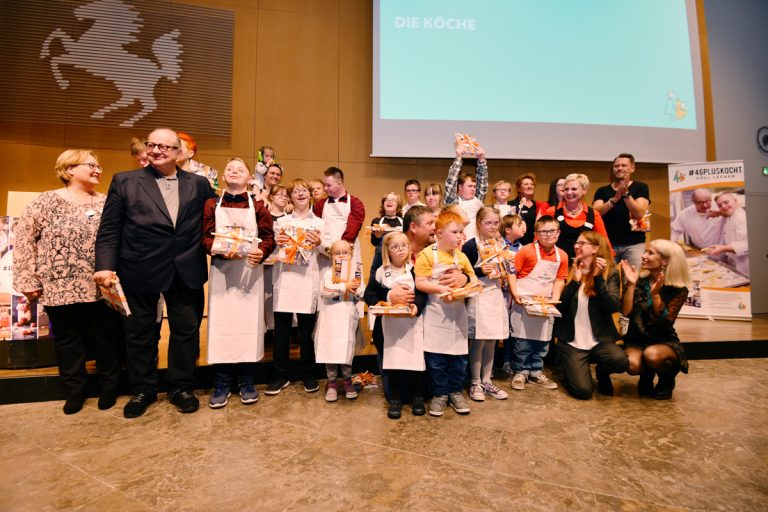 RIESENPARTY IM STUTTGARTER RATHAUS